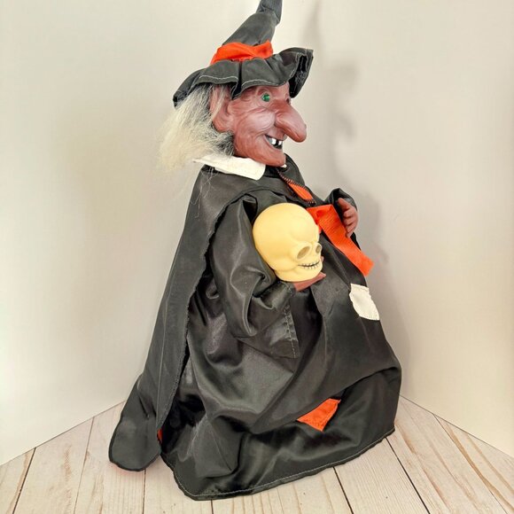 Vintage Animated Scary Halloween Witch 15" Holding Skull Witch Talks Eyes Glow - Picture 4 of 12